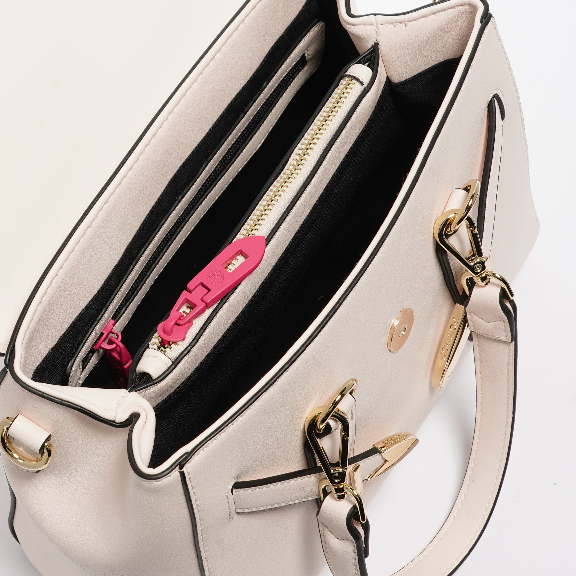 Yalis small off white