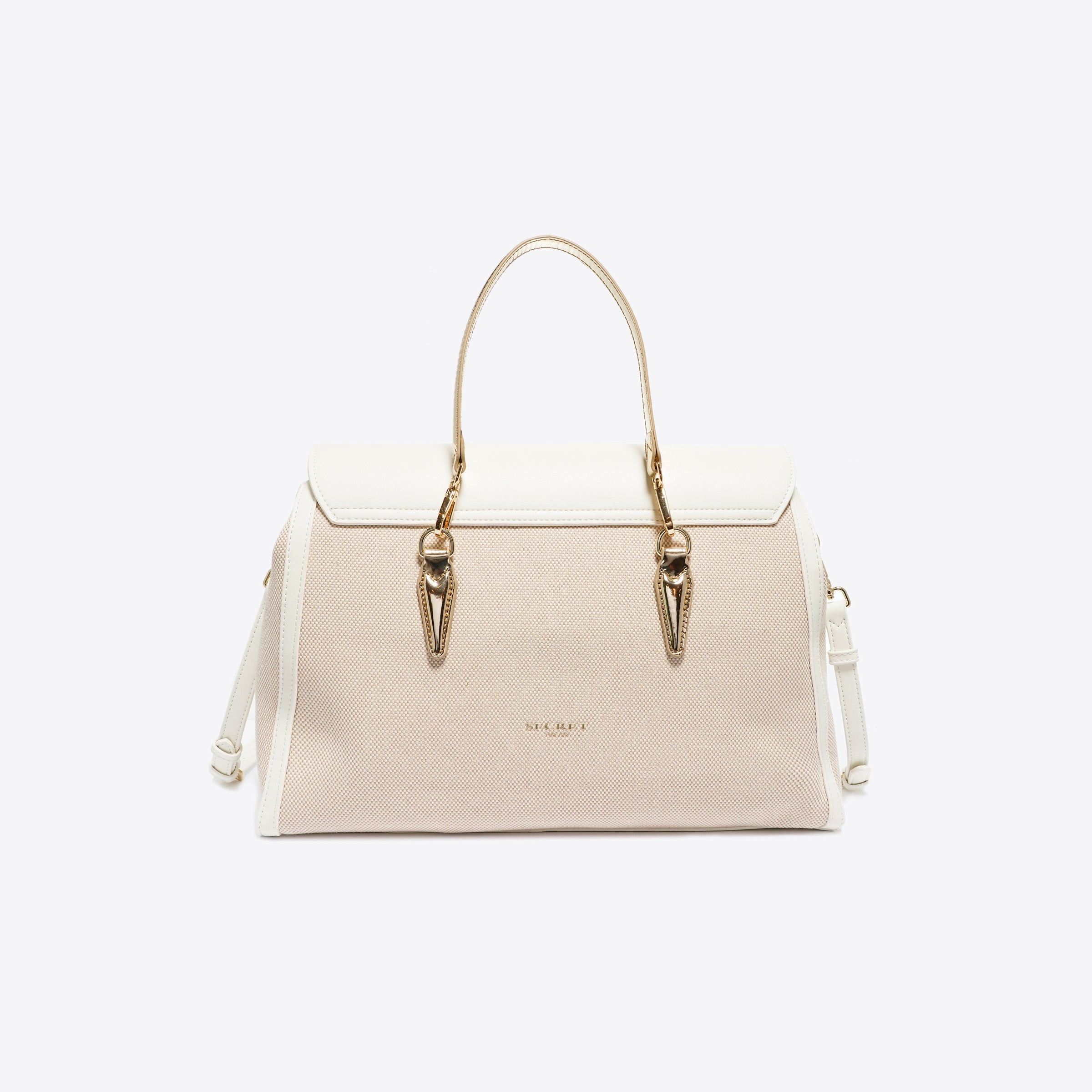 Quiny strong large white sand